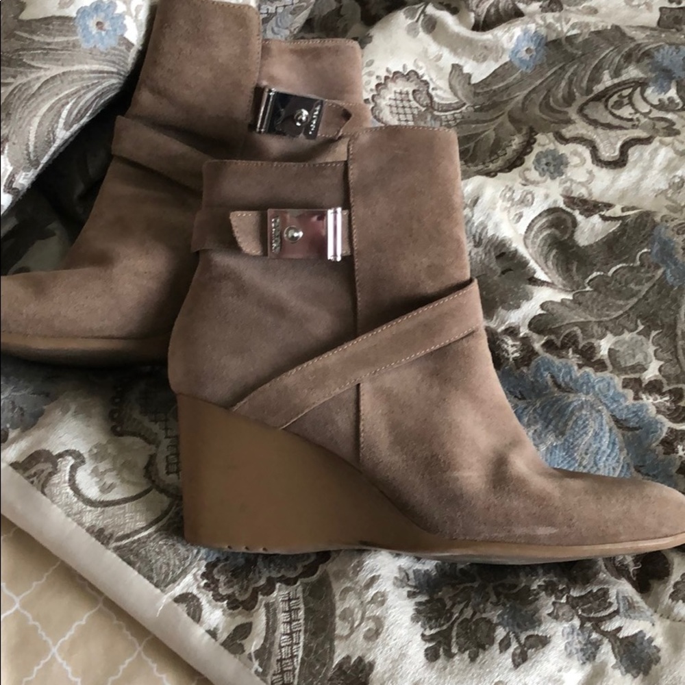 Calvin Klein tan suede ankle boots size 9M.